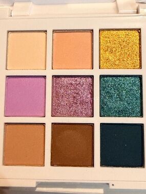 JX ‘You & Me in Miami’ eyeshadow palette